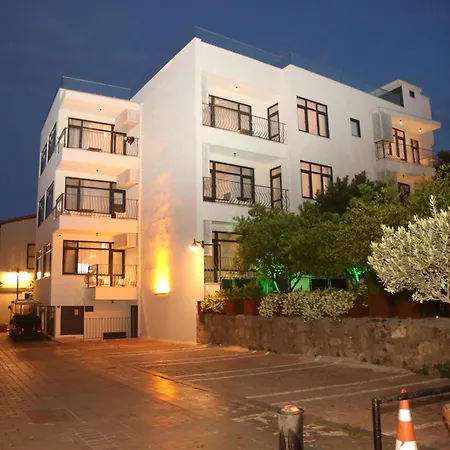 Comfortable Flat With Jacuzzi Near Hadrian's Gate Antalya