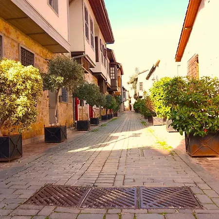 Comfortable Flat With Jacuzzi Near Hadrian's Gate * Antalya