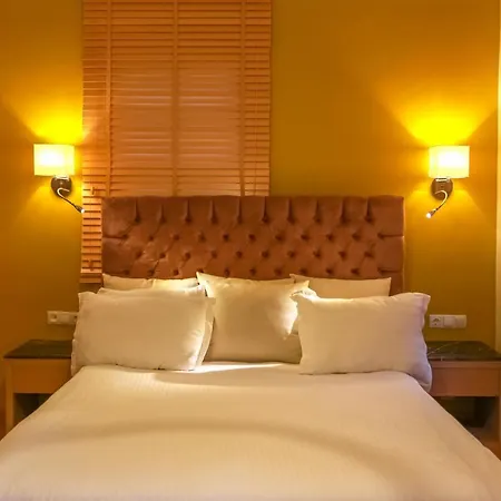 ホームステイ Comfortable Flat With Jacuzzi Near Hadrian's Gate アンタルヤ