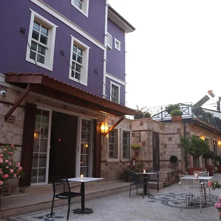 Comfortable Flat With Jacuzzi Near Hadrian's Gate